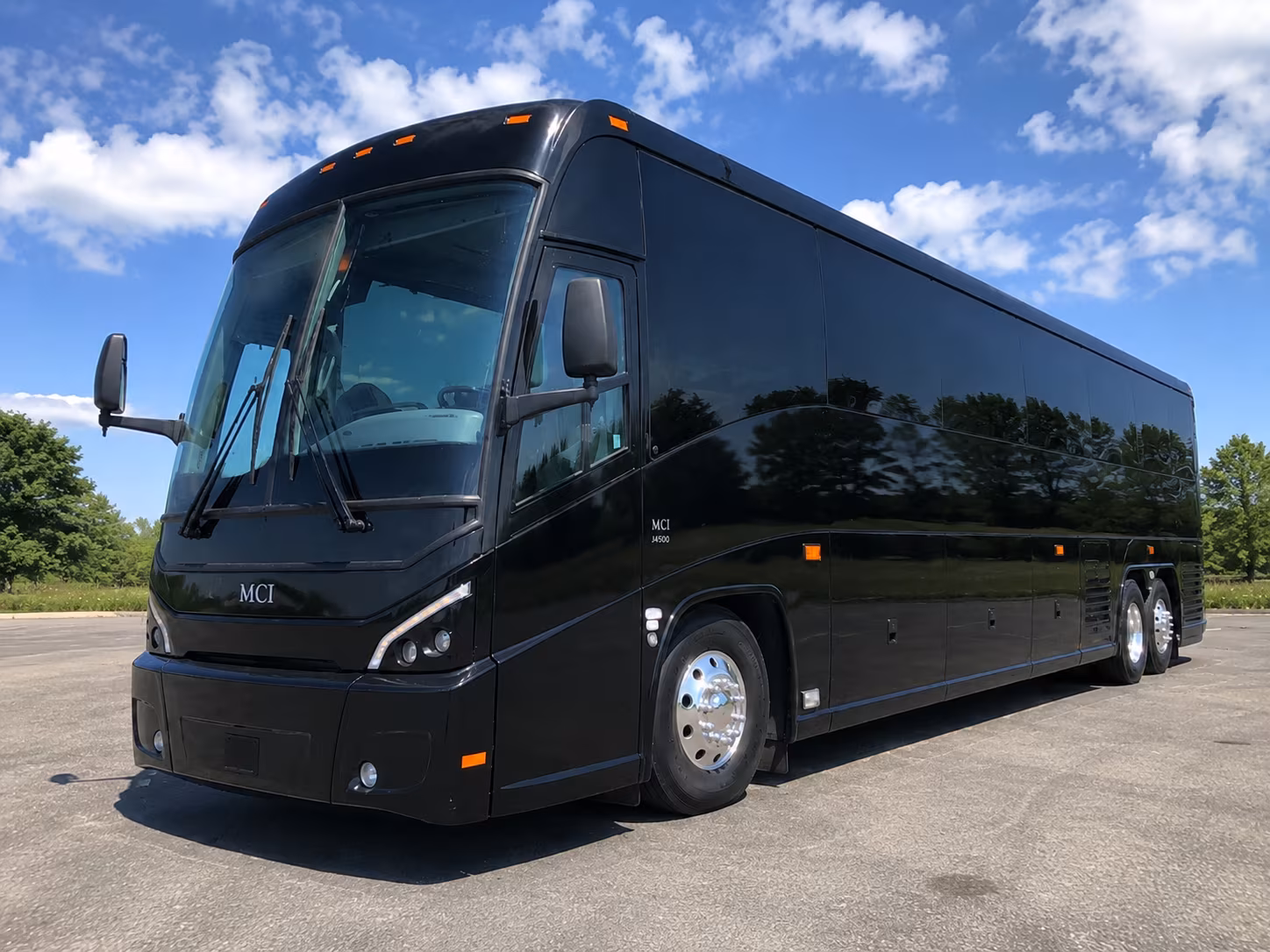 shuttle your guests between warren hotels and your macomb county venue