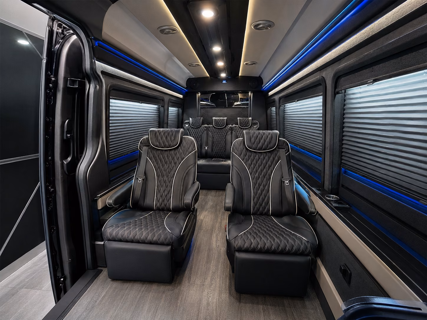 warrencoachbuscompany com is the go to for warren groups flying in or out of dtw s two terminals